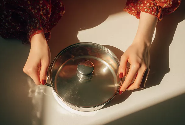 Стеклянные крышки как новые: горчичный порошок + сода + кипяток — жир уходит за 15 минут