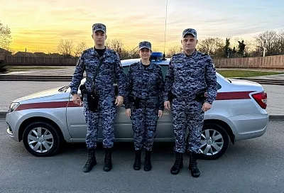 Росгвардецы доставили в больницу мужчину, разбившего голову при падении с велосипеда в Крымске