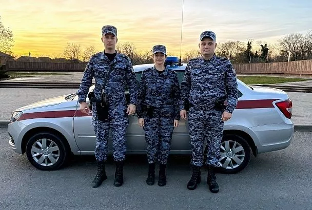 Росгвардецы доставили в больницу мужчину, разбившего голову при падении с велосипеда в Крымске