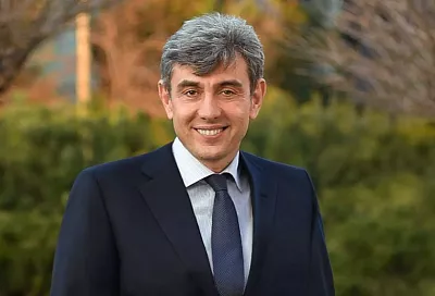 Мэр Краснодара Евгений Наумов поздравил Сергея Галицкого с днем рождения 