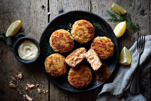 Крабовые котлеты, как в дорогом ресторане: из лосося, креветок и палочек