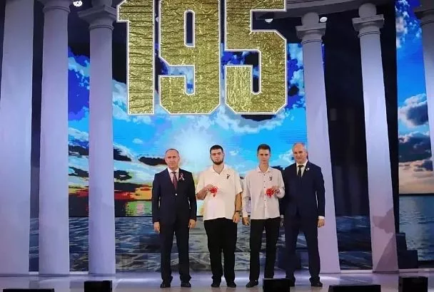 Ключи от новой жизни: в Геленджике поздравили молодых новоселов