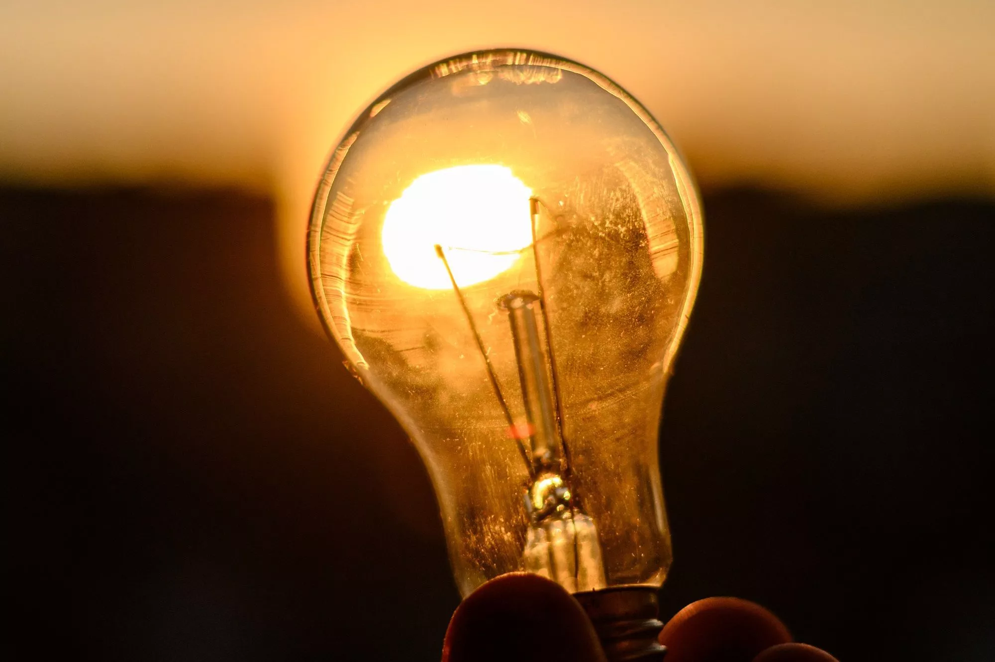 Около 100 тыс. жителей Новороссийска остались без света из-за аварии на подстанции