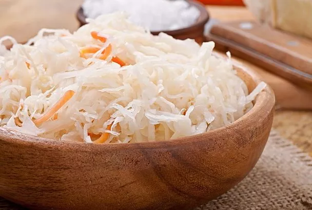 Квашеная капуста с помидорами сразу: идеальный рецепт заготовки, который наконец-то нашла