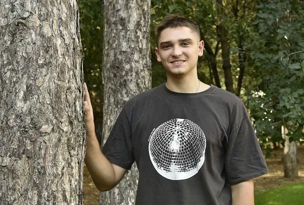 Сердце, открытое миру: краснодарец Матвей Пронин совмещает учебу, служение в храме и помощь людям