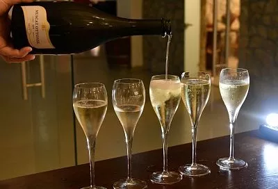 На Кубани средняя стоимость российского шампанского достигла 632,4 рубля за литр