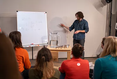 Почему нельзя делить на ноль: два простых объяснения