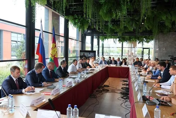 Вениамин Кондратьев: «Трудоустройство молодежи в отрасль виноградарства и виноделия должно быть в приоритете»