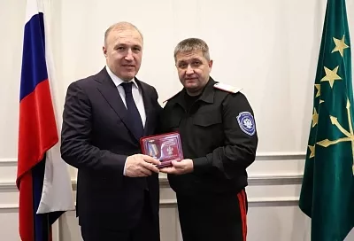 Александр Власов и Мурат Кумпилов обсудили вопросы развития казачества на территории Адыгеи