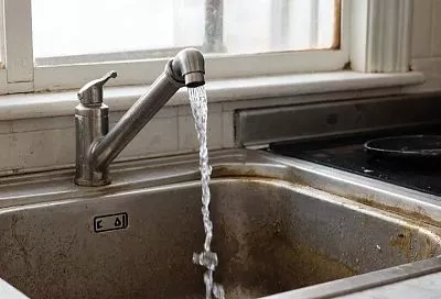 Устраняем засор в раковине без применения едких химикатов. Для этого понадобится сода, лимонная кислота и соль