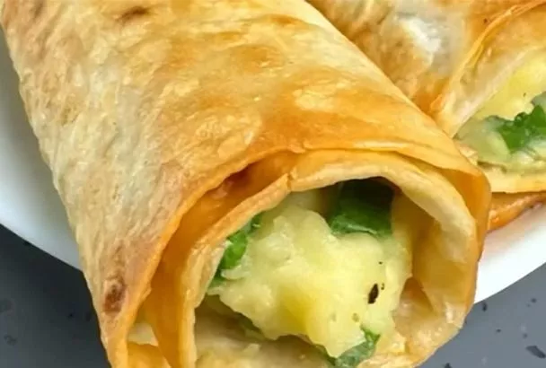 Беру лаваш и на сковородку: часто пеку хрустящие пирожки с остатками пюре так — ну очень быстро и вкусно