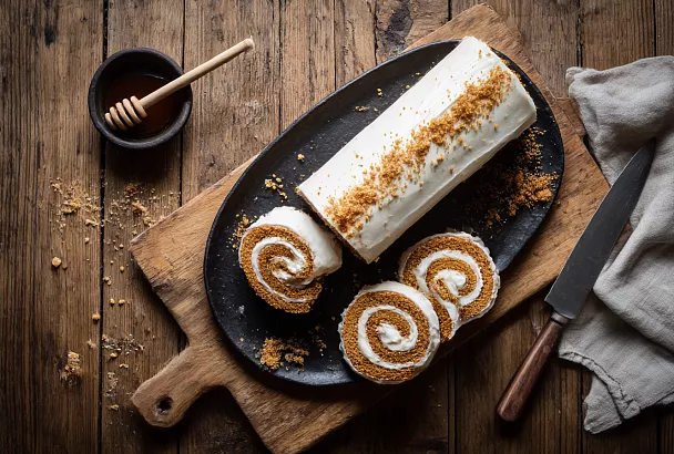 Медовый рулет: простой вариант любимого медовика