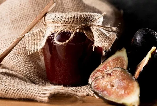 Такое в магазине не купите: домашнее варенье из инжира без варки готовится за полчаса
