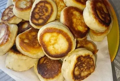 Оладьи на кефире «по классике»: всегда пышные, а аромат, что слюник текут даже у соседей