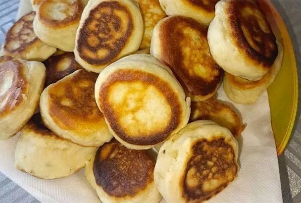 Оладьи на кефире «по классике»: всегда пышные, а аромат, что слюник текут даже у соседей