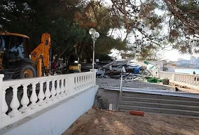 На набережной в Геленджике вместо старых кафе появится пешеходная зона