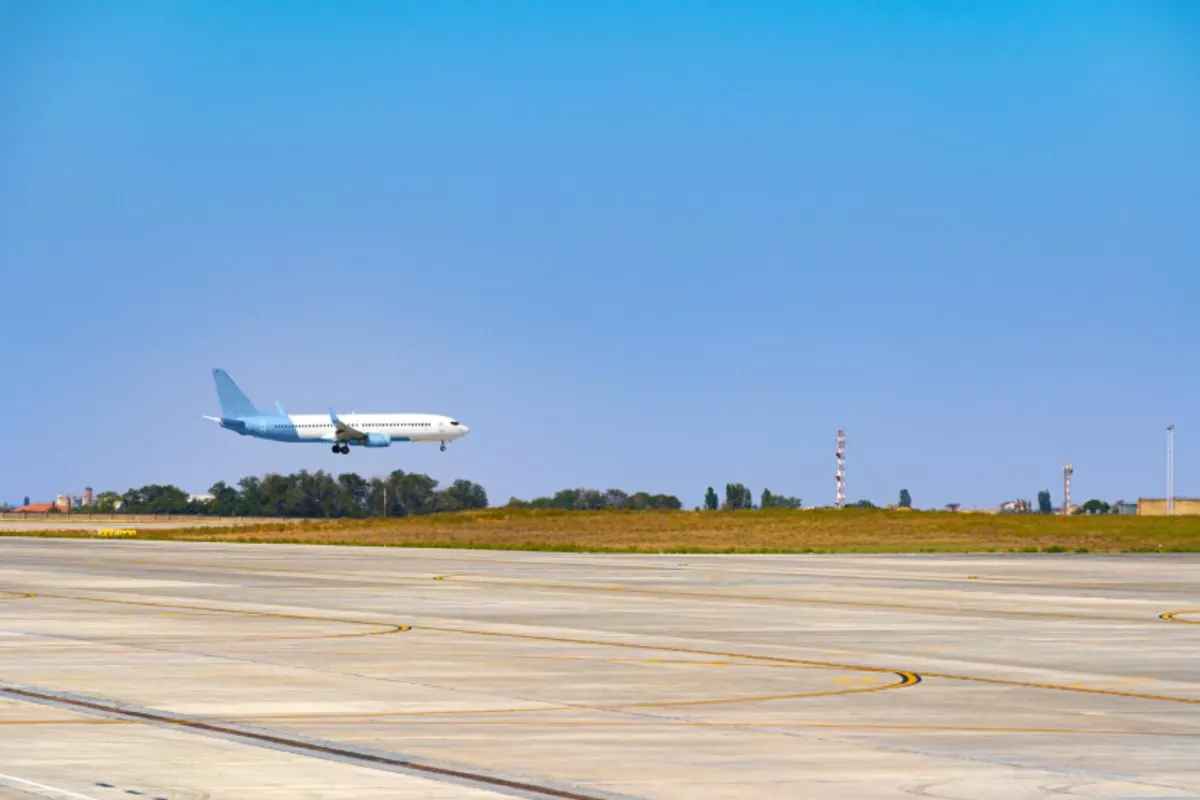 Сборы с авиакомпаний на капремонт аэродромов в 2025 году превысили 13,5 млрд рублей