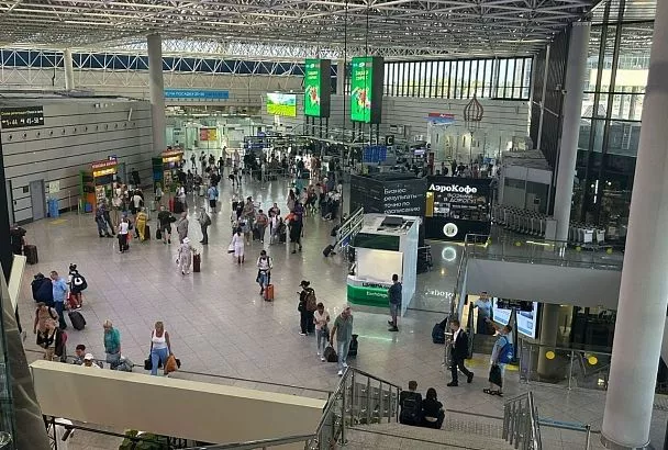 Аэропорт Сочи готовится обслужить до конца суток более 400 рейсов