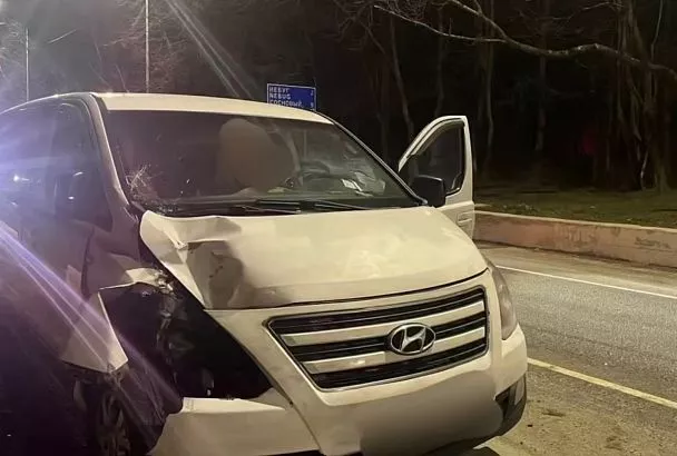 В Туапсинском округе водитель микроавтобуса насмерть сбил 42-летнего пешехода