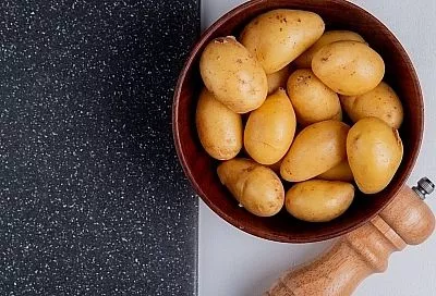 Плохая идея: к чему может привести попытка вылечить простуды, дыша горячим паром от только что сваренной картошки