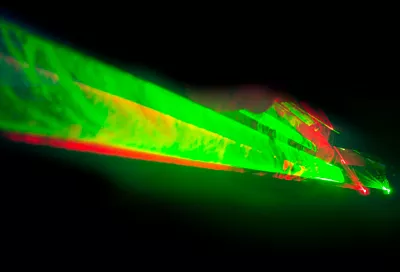 Российские учёные вдвое ускорили синтез ключевого материала для лазеров и светодиодов