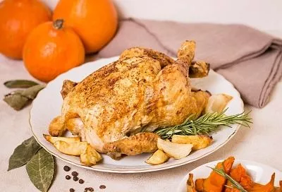 Любимая оценит: жареная курица с ананасами в духовке