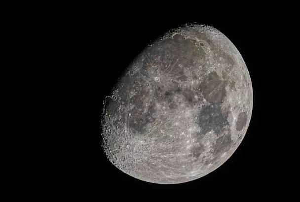 Учёные хотят разместить радиотелескоп на обратной стороне Луны
