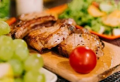 Нежная свинина в карамельном соусе: идеальный ужин за час