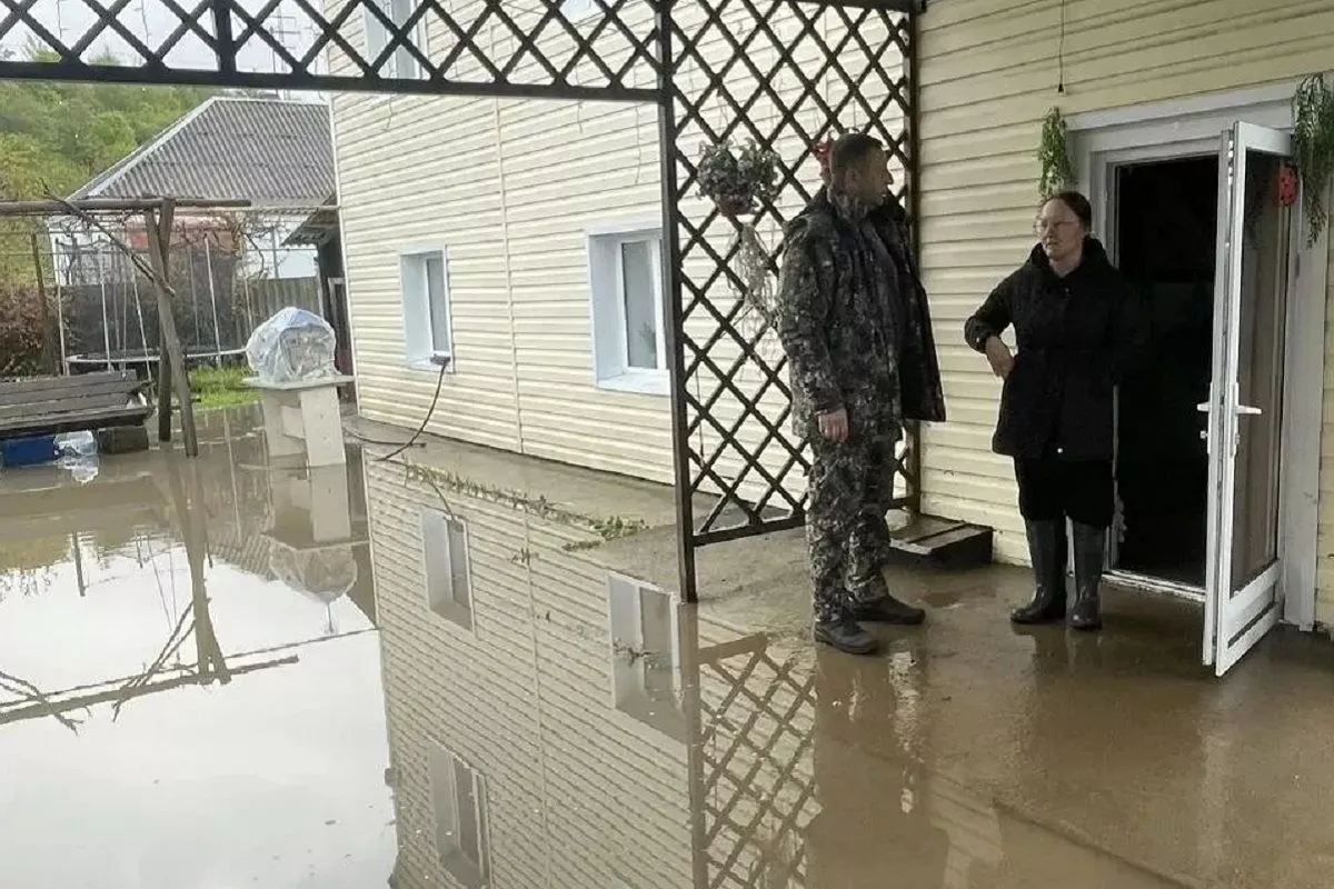 Более 20 домов и 100 дворов подтопило из-за ливней на Кубани