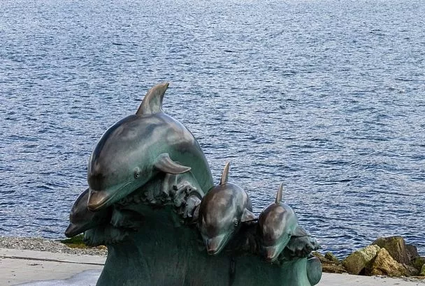 Черное море на курортах Краснодарского края не спешит остывать