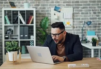 Маркетплейсы лишают скидок, США требуют от Украины принять их план: главные новости к утру 24 ноября