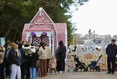 В Геленджике начал работу Домик Деда Мороза