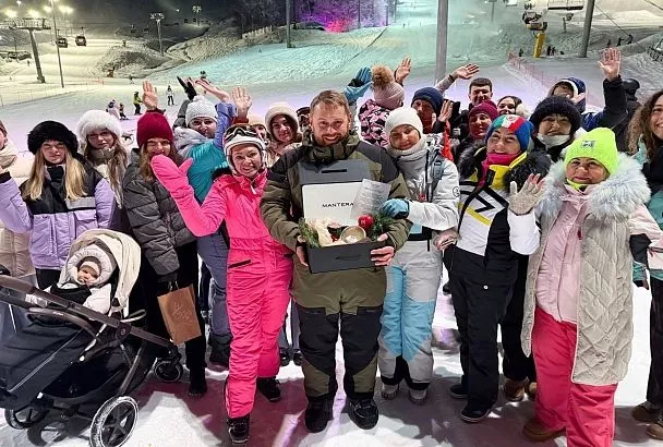 Посылку из Сочи с чурчхелой, медом и вареньем из фейхоа вручили российским спортсменам на Олимпиаде в Италии