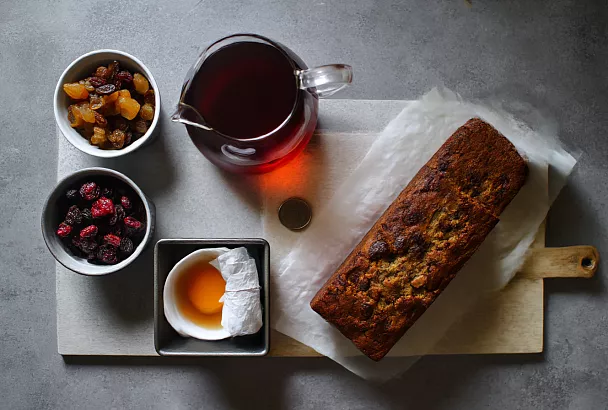 Ирландский бармбрак: чайный хлеб с сухофруктами без дрожжей