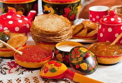 Накормите досыта и извинитесь: как на Руси провожали Масленицу 