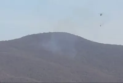 Вертолет Ка-32 подключили к тушению лесных пожаров в Геленджике