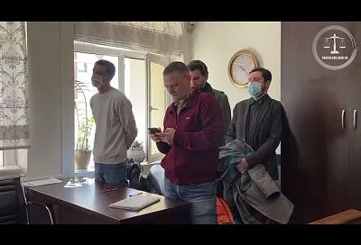 Житель Краснодара оштрафован на 30 тысяч за плевок в баннер с буквой Z