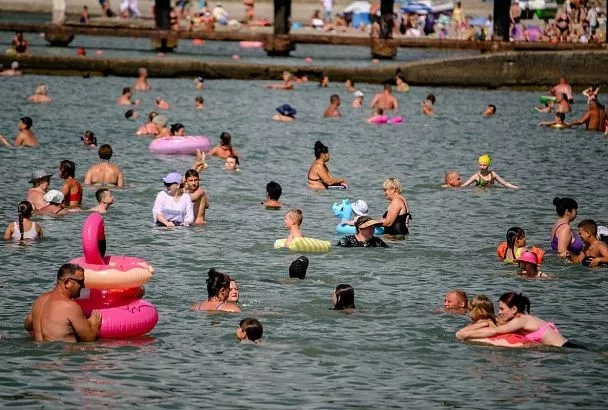Черное море у берегов Краснодарского края прогревается неохотно