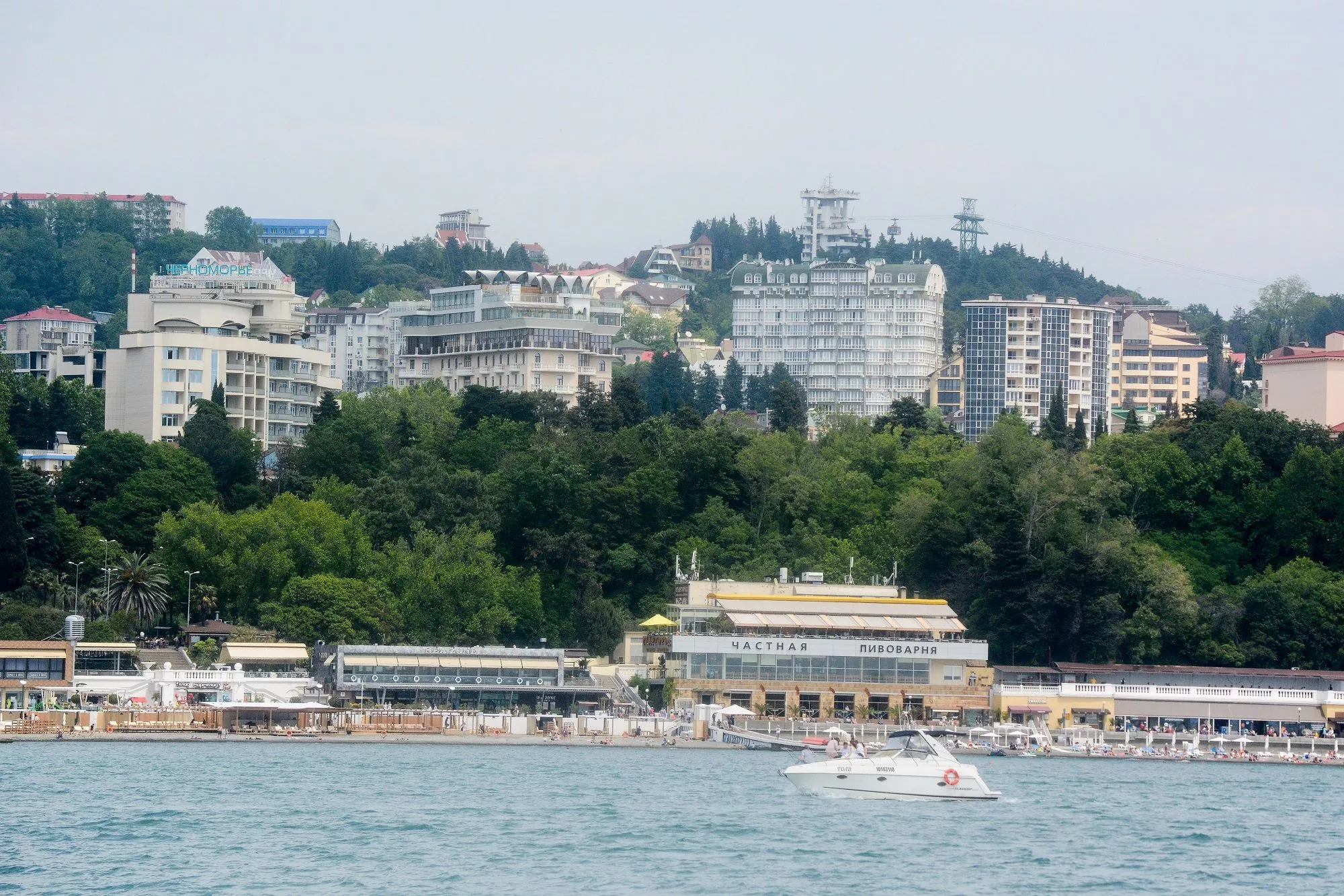 453 тыс. рублей за «квадрат». Маленькие квартиры в Сочи оказались дороже, чем в Москве