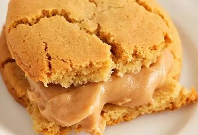 Экономный рецепт: хрустящее песочное печенье с начинкой, приготовленное на растительном масле