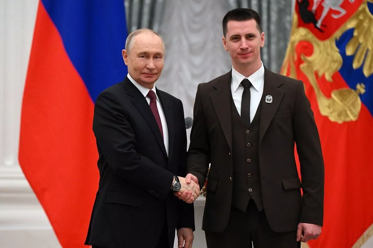 Президент России Владимир Путин наградил химика из КубГУ Дмитрия Бутыльского за разработку мембран для извлечения лития.