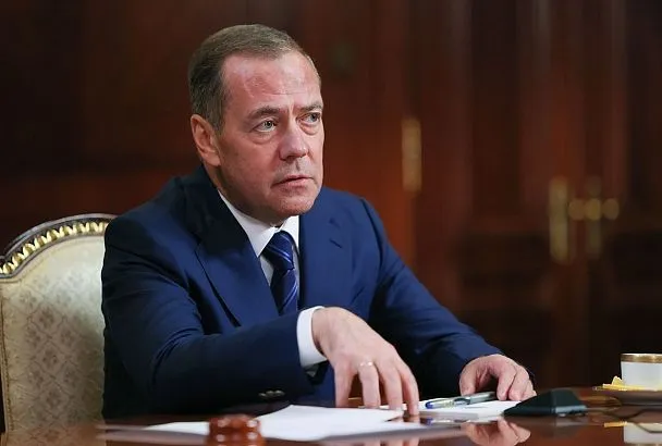 «Или великая держава, или никакая»: Дмитрий Медведев дал интервью о стратегии развития страны