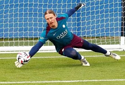 Сафонов отразил пенальти в матче «Страсбург» — «ПСЖ» и стал лучшим игроком встречи