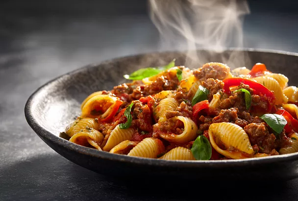 Макароны по-флотски по-новому: на одной сковороде, сочно и без лишней посуды