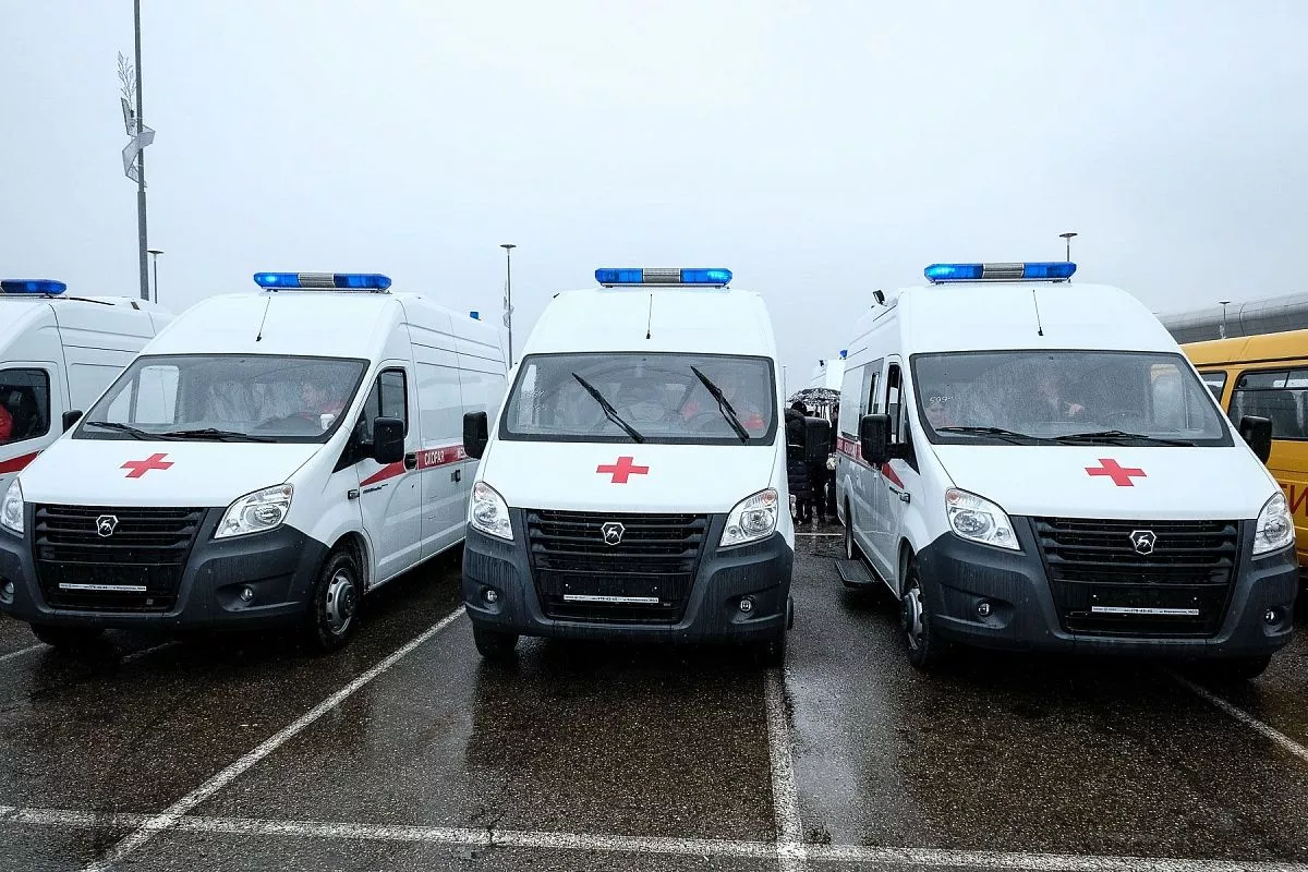 Ключи от новых автомобилей представителям муниципалитетов передал губернатор Вениамин Кондратьев