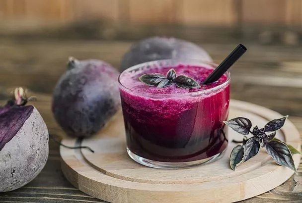 Полоскаю горло свекольным соком так - и облегчаю боль за 1 день без химии