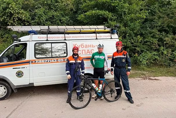 Спасатели нашли заблудившегося в лесу на Кубани велосипедиста из Москвы