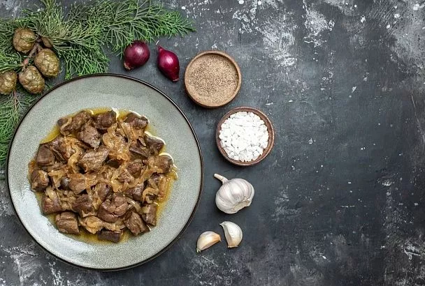 Ужин за 15 минут: жареная куриная печень с луком – проще не придумаешь!