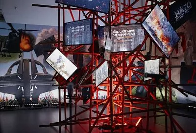 Выставка «НАТО: история обмана» открылась на Всемирном фестивале молодежи в Сириусе