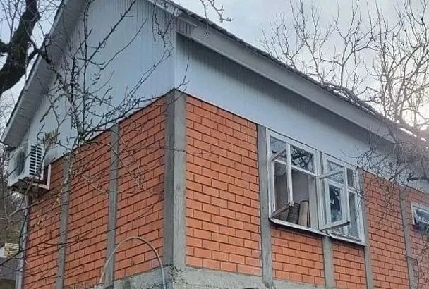 Приставы добились сноса незаконной летней кухни в Сочи